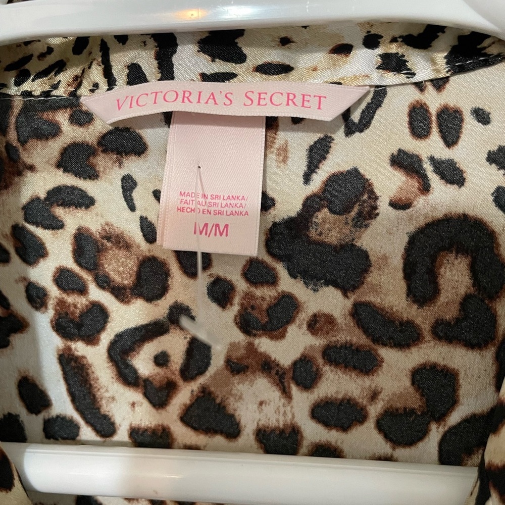 Victoria’s Secret button up
Long sleeve Satin Cheetah print nightshirt w pocket - Picture 8 of 9